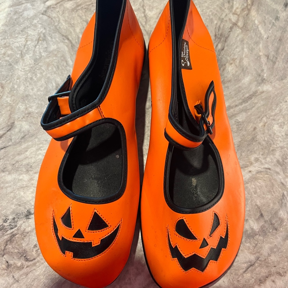 Women’s Halloween hot chocolate design size 9 30.00